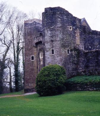 berry-pomeroy-castle